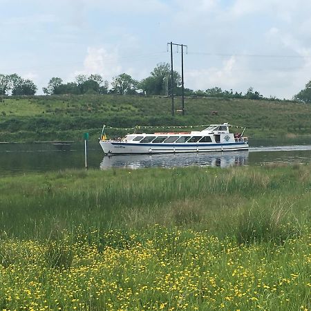 Bridge St Vacation Home County Leitrim エクステリア 写真